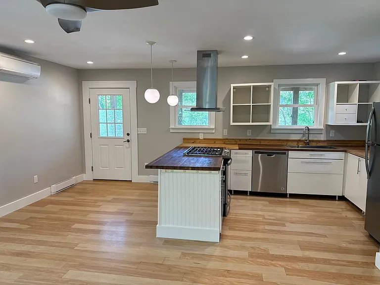 115 Florida Ave #A — Photo 13