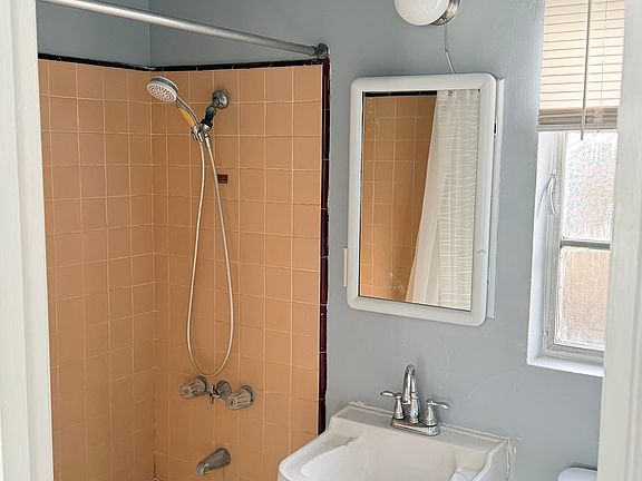 5th image of 12018 Culver Blvd #12018