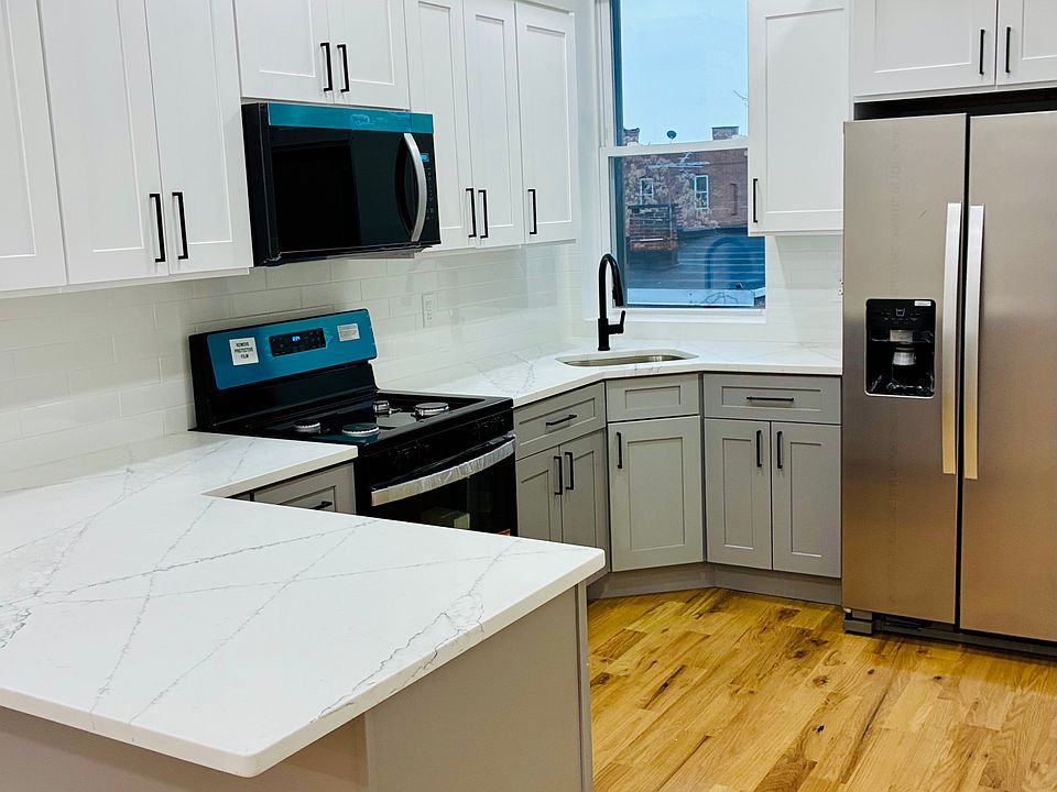 1st image of 28 White St APT 3