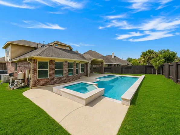 16718 Lake Limestone Ln, Houston, TX 77044