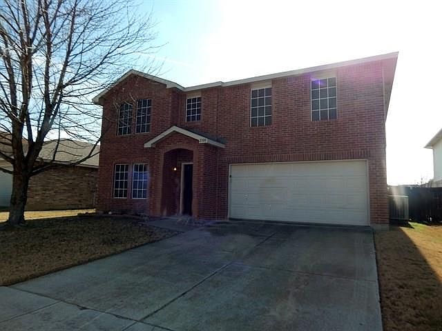 1st image of 2308 Red Oak Dr
