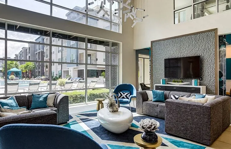 Everly Apartments — Photo 16