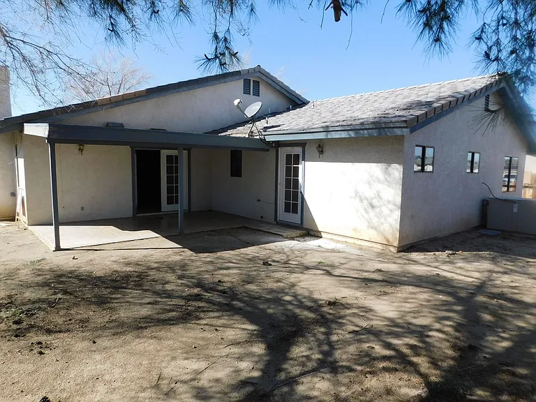 742 N Inyo St — Photo 18