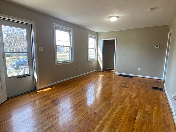 3rd image of 16 Church Grn