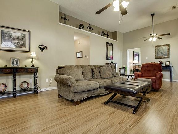 4th image of 6510 Teresa Ln
