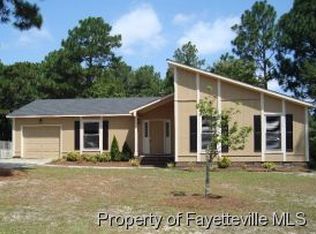 1904 Lakemeadow Dr, Fayetteville, NC 28304