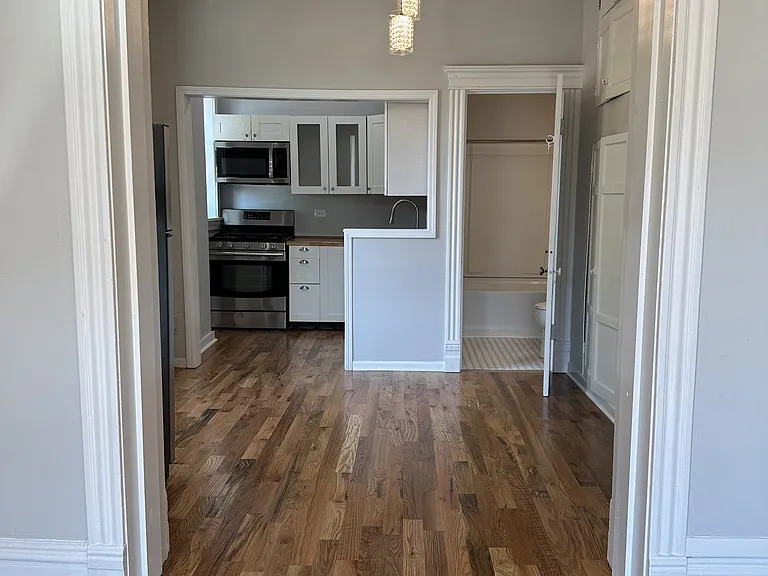271 Douglas Ave #1 — Photo 4