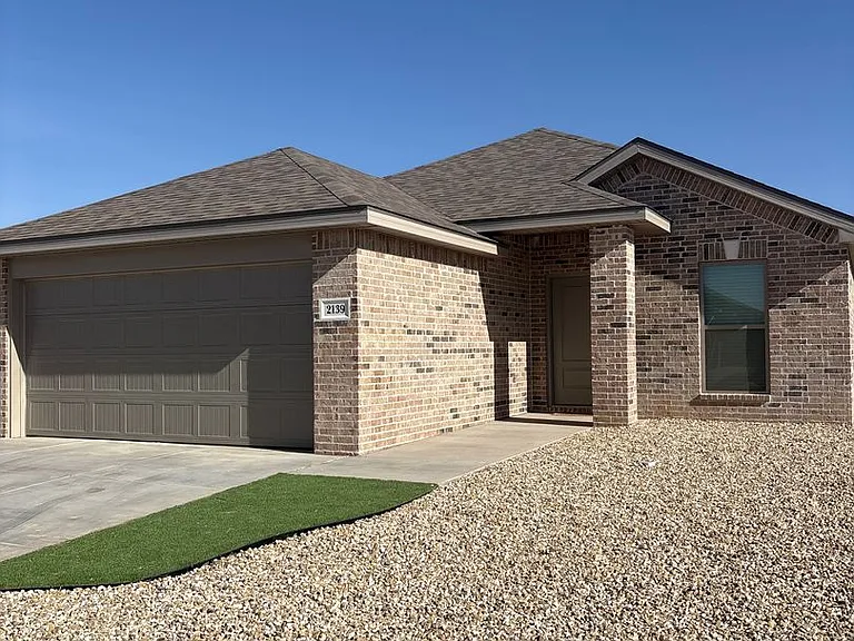 2139 Langford Ave — Photo 1