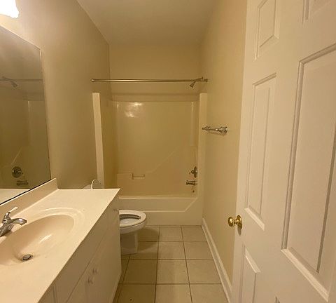 5th image of 417 N Howe St #A