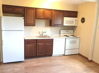 3241 Watson Rd, Saint Louis, MO 63139