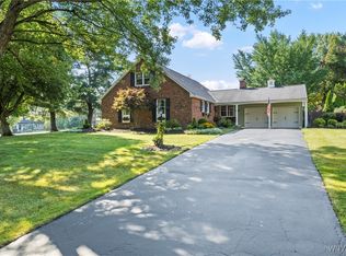 22 Old Farm Rd, Orchard Park, NY 14127