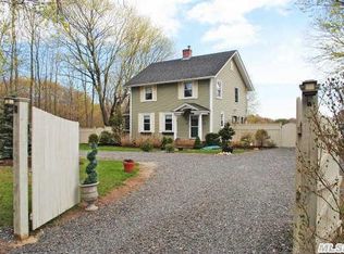 226 South St, Manorville, NY 11949