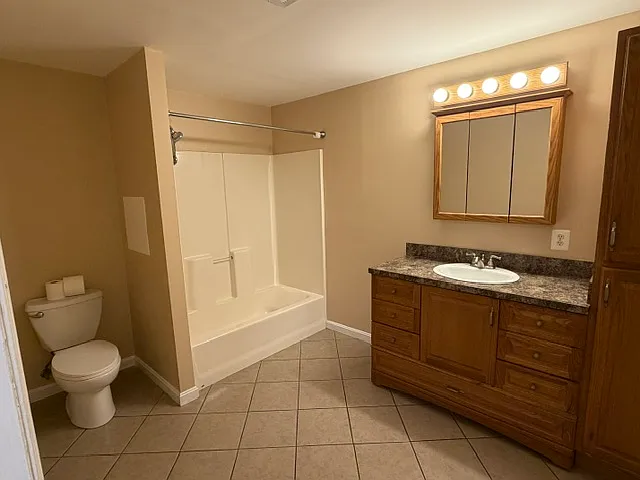 2 bed, 1600 sqft, $2,200 — Photo 4