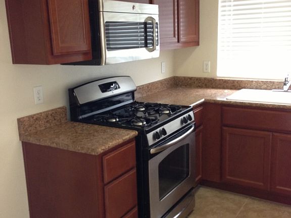 4th image of 1060 Olive Ct