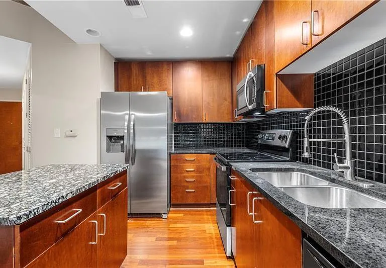 250 Pharr Rd #308 — Photo 3