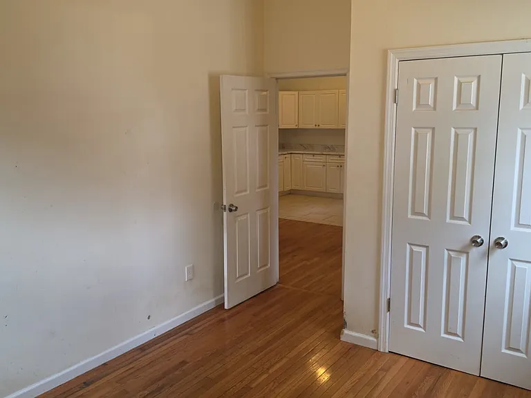 825 S 15th St #1L — Photo 2