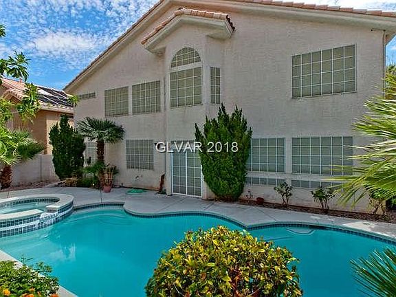 3rd image of 2117 Crooked Pine Dr