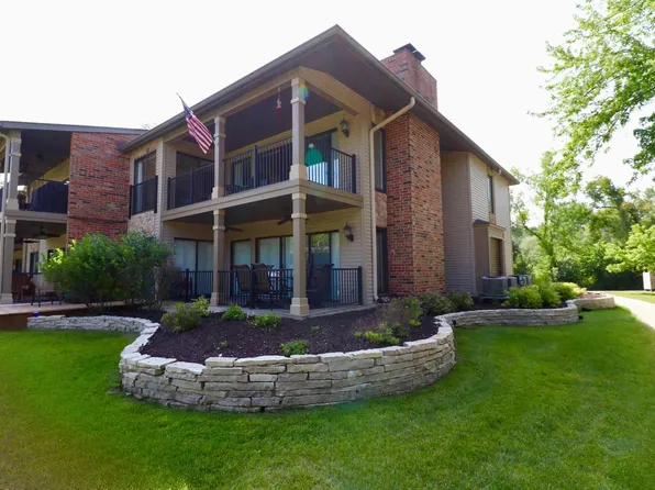 31 Abbey Villa CIRCLE #B, Fontana, WI 53125