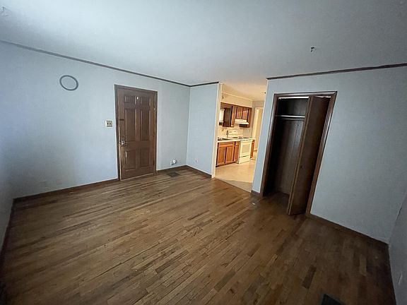 2nd image of 1013 W North St APT 3