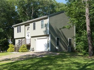 11 Hilltop Dr, Charlestown, RI 02813