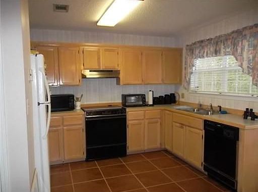 5th image of 4009 Breezy Hill Ln