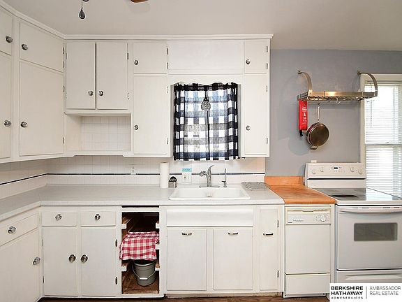 5th image of 5411 S 49th Ave