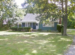 14 Walnut Ave, East Quogue, NY