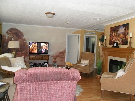 4th image of 1218 N Cherry Blossom Dr
