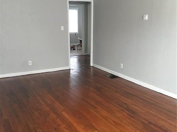 4th image of 820 Oakleaf Dr