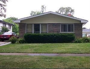 2nd image of 300 Lincoln Ln