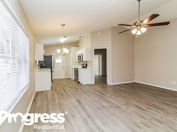 5th image of 7955 Chediston Cir