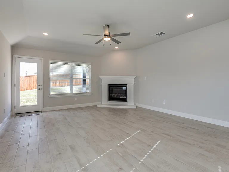 2902 Italia Ter — Photo 2