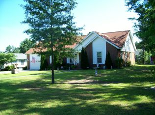 902 Hillcrest Dr, Rockingham, NC 28379