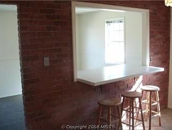 Kitchen/brick breakfastbar