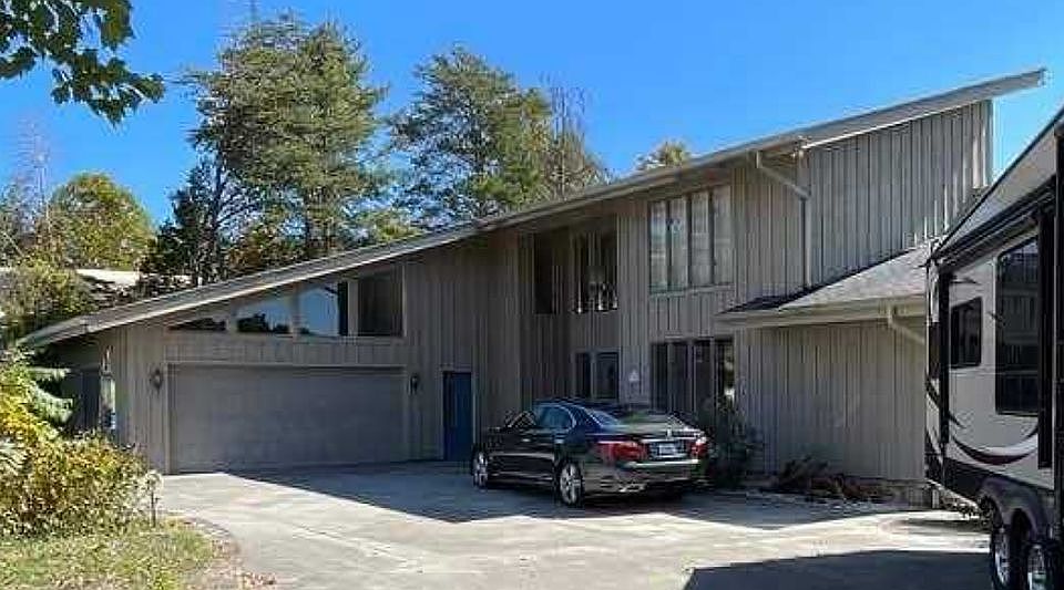 2nd image of 11904 Black Rd