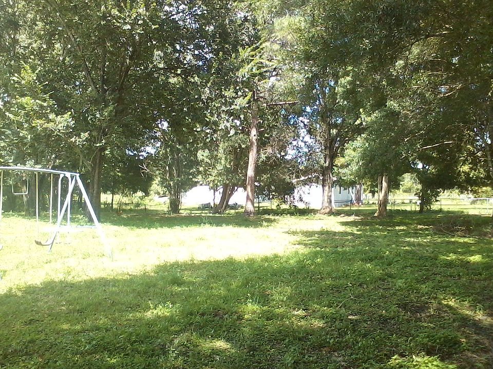 2nd image of 3655 Magnolia Dr