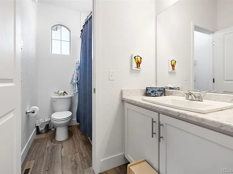 20551 Beekman Pl — Photo 18