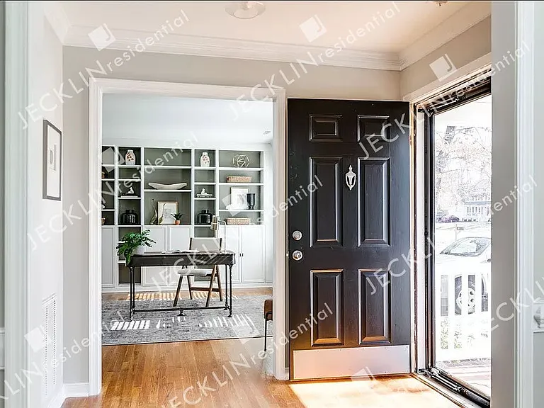 4670 Rollingwood Ln — Photo 4