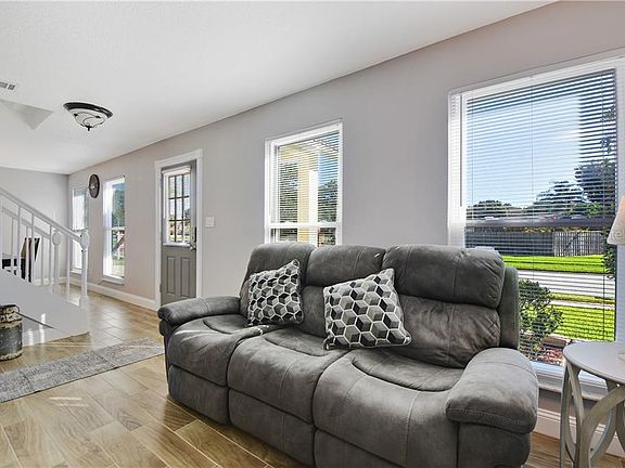 5th image of 400 S Buckskin Way