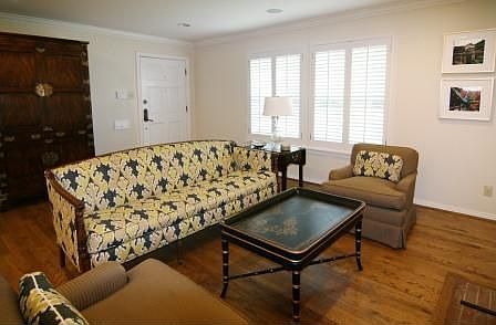4th image of 5719 Stanford Ave