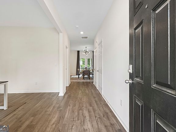 3rd image of 3645 Beaconfield Ct SE