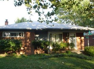 8785 Woodside Dr, Oak Park, MI 48237