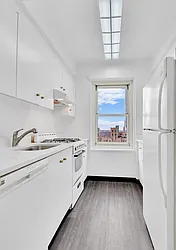 Rented by R New York