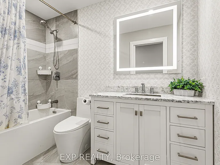 10 Queen Anne Cres — Photo 22