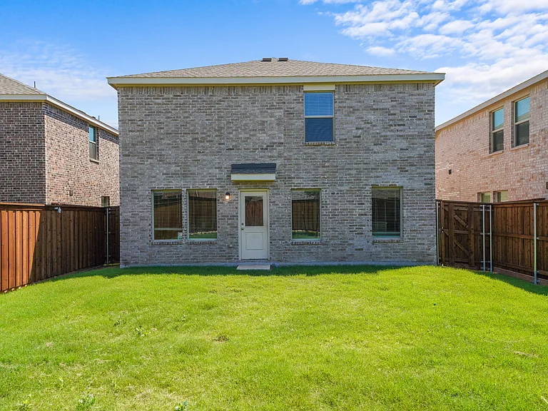 204 Ashbrook St — Photo 22