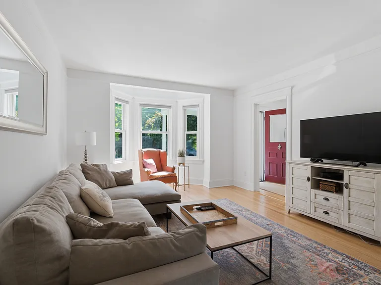 27 N Dutcher St — Photo 8