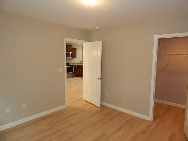 415 Laurel Grove Ct — Photo 15