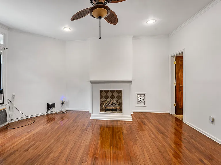 574A Macon St #1FR — Photo 9