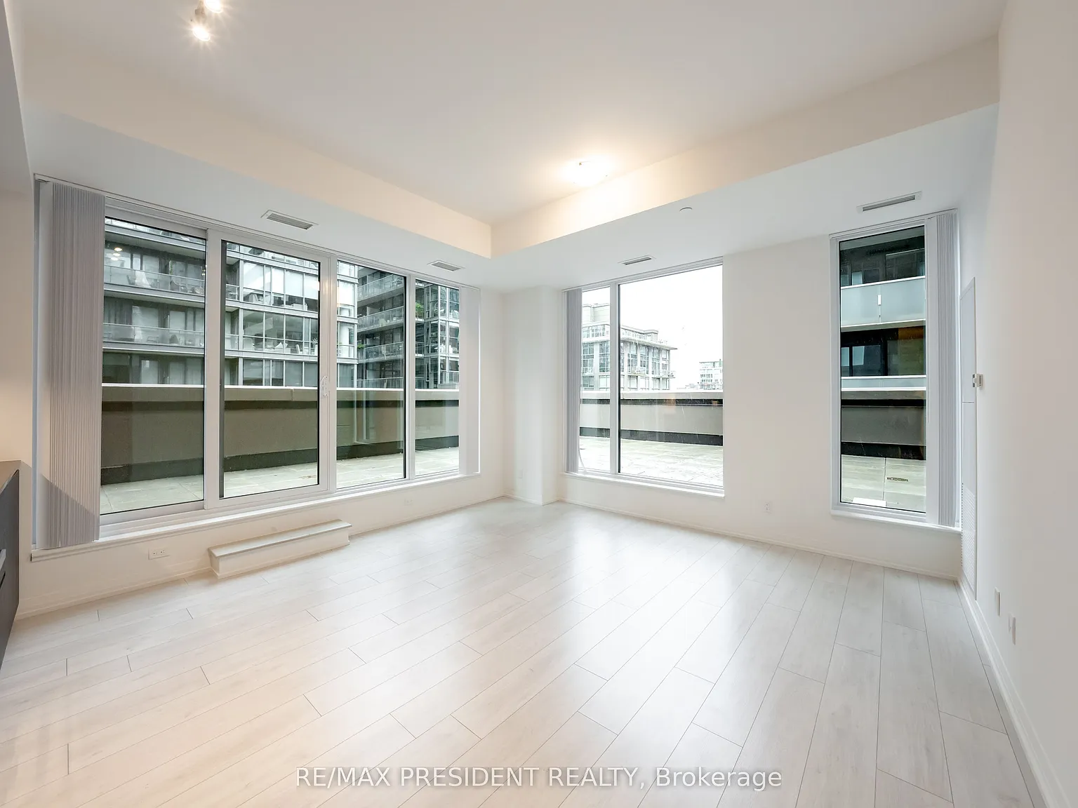 3 bed, $4,995 — Photo 2