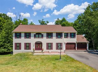 2509 Foxwood Ln, Vestal, NY 13850